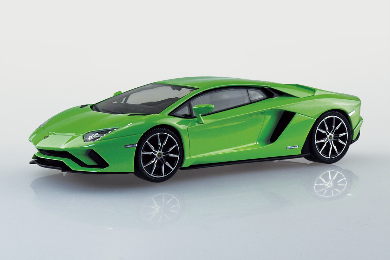 Aoshima 1/32 Snap Kit Lamborghini Aventador S – Pearl Green - War Games USA