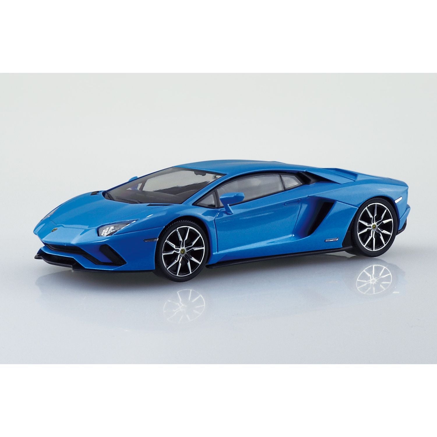 Aoshima 1/32 Snap Kit Lamborghini Aventador S – Pearl Blue - War Games USA