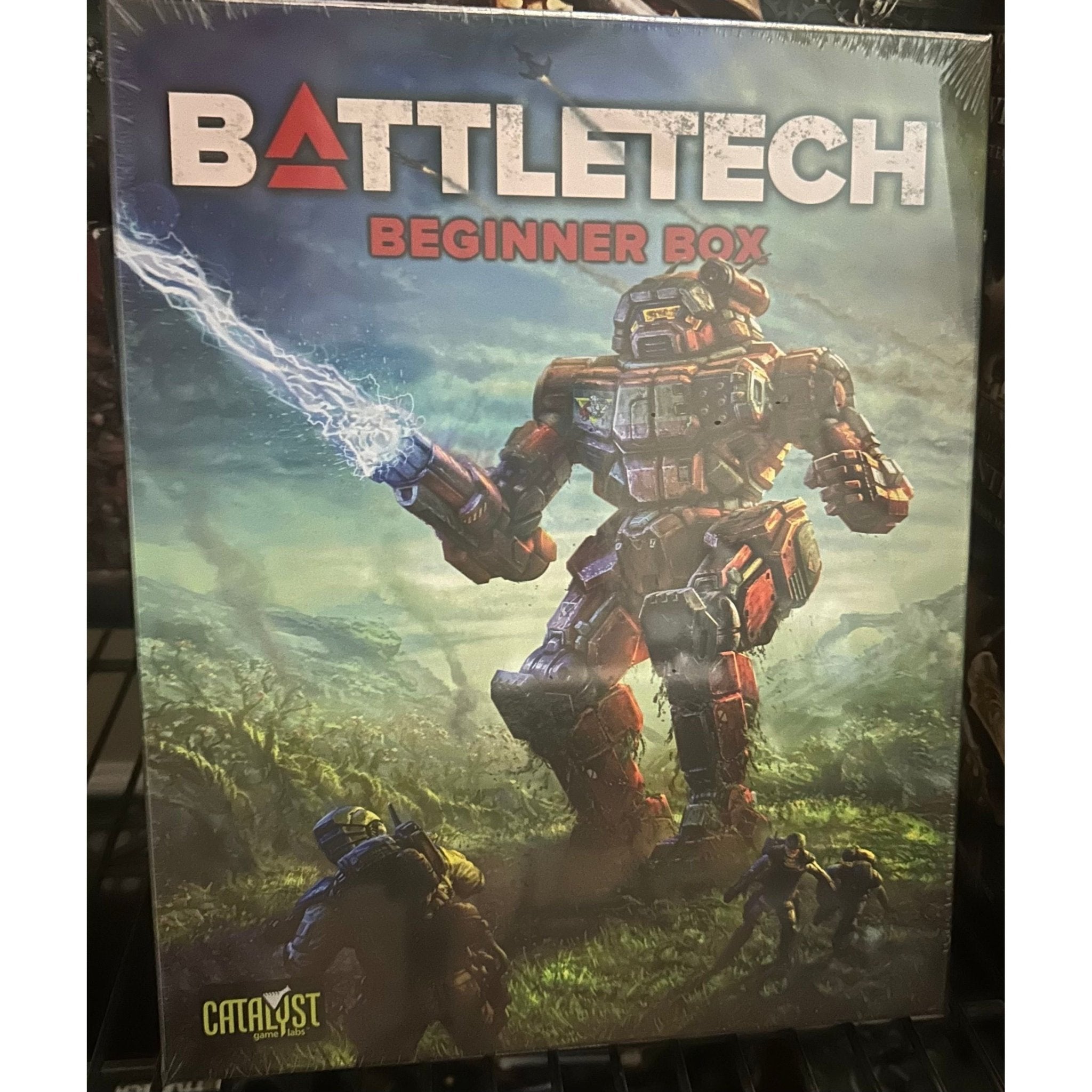 BATTLETECH: BEGINNER BOX cover featuring an armored combat scene with MechWarriors.